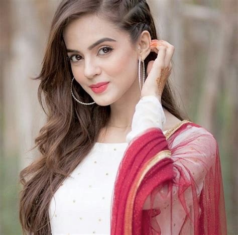 Komal meer is the newbie who has managed to get fame in a short time. Miss Veet Winner Komal Meer's Shoot | Reviewit.pk