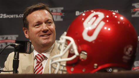 Former Oklahoma Head Coach Bob Stoops Elected To College Football Hall