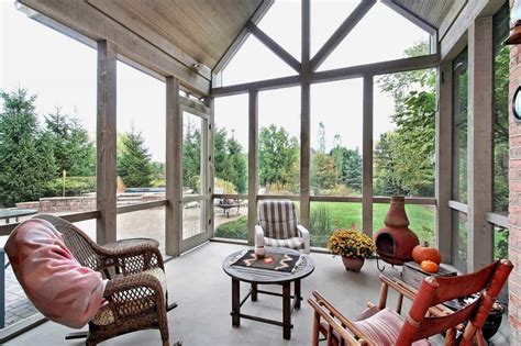 28 Glass Enclosed Porch Ideas