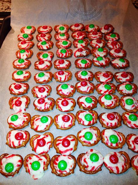 I can't wait to try some of these recipes. Pretzel, Hershey kisses, M&M treats! #christmas #treats # ...