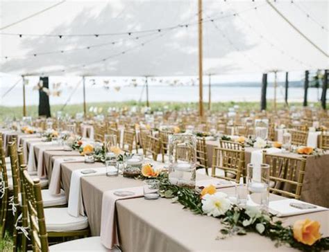 Popular outdoor wedding ideas for location include beaches, ranch, parks, near a lake, garden and even in your own backyard! 44 Outdoor Wedding Ideas - Decorations for a Fun Outside ...