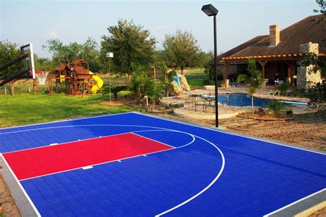 Find here detailed information about no basketball court is complete without at least one hoop, and there are many options to choose from. 20 of the Most Amazing Home Basketball Courts | Backyard ...