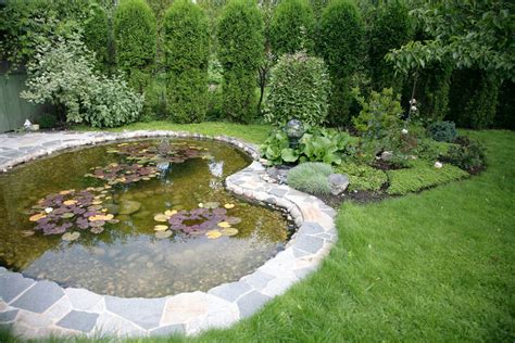 The us landscape designer has built dozens of fish ponds in every shape and size, all the way up to a lavish us$40,000 koi pond the size of a swimming pool. 35 Backyard Pond Images (GREAT Landscaping Ideas)