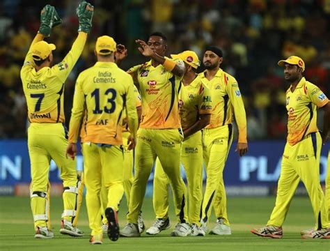 Ipl Preview Stuttering Sunrisers Face Confident Csk For Berth In Final Rediff Cricket