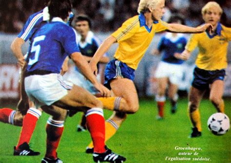 Il était joueur il n'y a pas si longtemps, et il sait combien devait être pénible la situation de ceux qui approchent la coupe du monde de si près sans pouvoir la. FRANCE-Suède 1978.