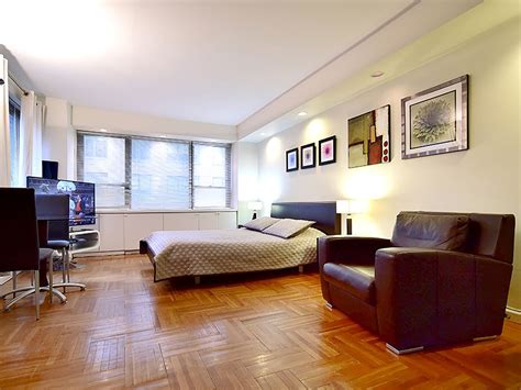 Manhattan Studio Apartment In Einem Luxus 24 Stunden Portier Gebäude