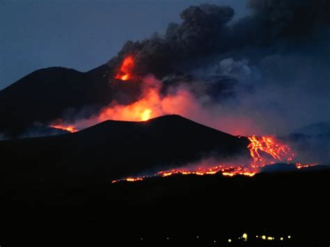 Special eruzione 27/28 luglio 2019. Vulcani, le forze della rotazione terrestre potrebbero ...