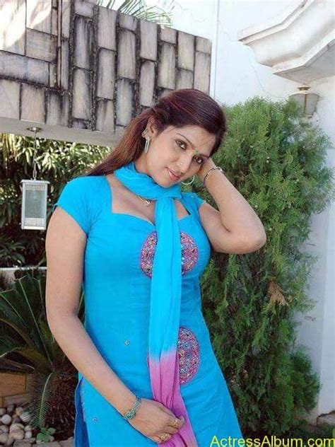 Bhuvaneshwari Hot Stills Photos Actress Album