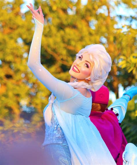 Elsa Frozen Frozen Cosplay Elsa Cosplay Disney Cosplay Disney Costumes Frozen Disneyland