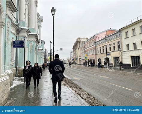 Moscow Russia November 19 2022people Walking Along Pokrovka Street