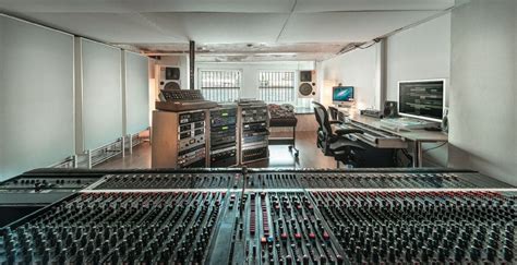 Studioszene D − Riverside Studios Berlin Sound And Recording