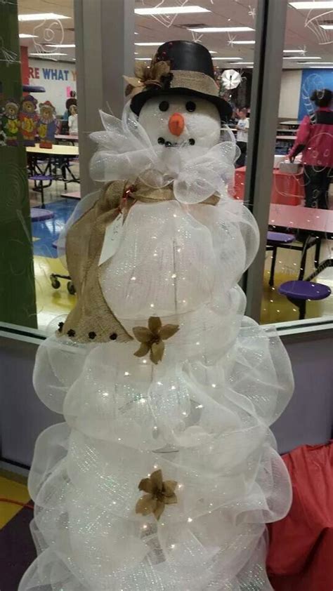 Tomato Cage Snowman Made By Pto Burlap Tomato Cage Christmas Tree