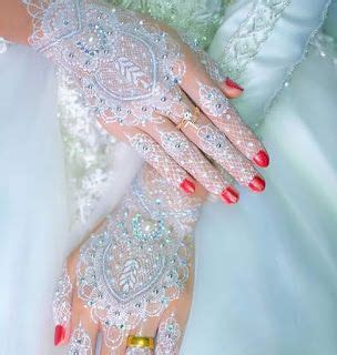 May 26, 2021 · √ 100 +motif gambar henna simple, unik dan paling cantik buat pengantin 1001+ kumpulan ucapan pernikahan untuk sahabat, saudara, teman dan mantan terbaru pengertian kerajinan tekstil beserta jenis dan contohnya lengkap Model henna putih tangan | Henna, Desain henna, Pengantin