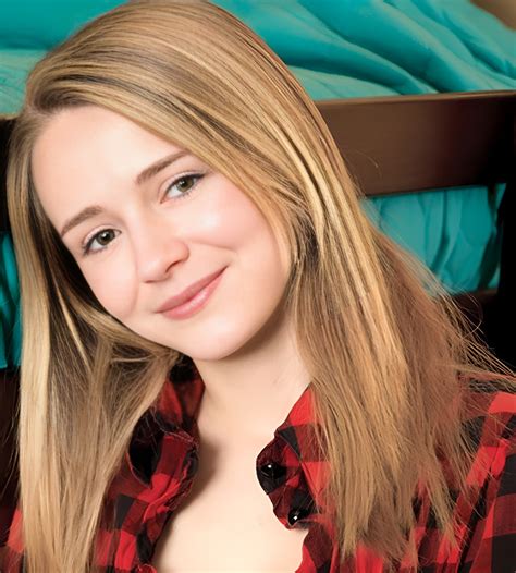 Ava Hardy Actress Age Videos Photos Biography Boyfriend Wiki Weight Height And More