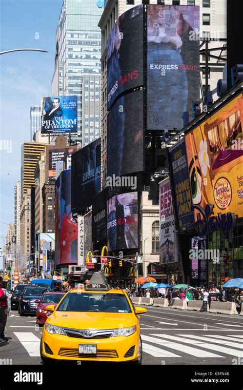 New York Times Square Street Scene Hi Res Stock Photography And Images