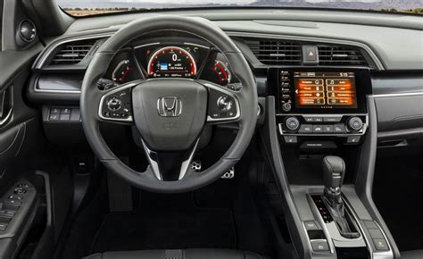 The car brings 47 litres fuel capacity with fuel consumption around 5.8 liters per 100 km for variants with 1.5l vtec turbo engine. 2021 Honda Civic Hatchback Price, Review, Ratings and ...