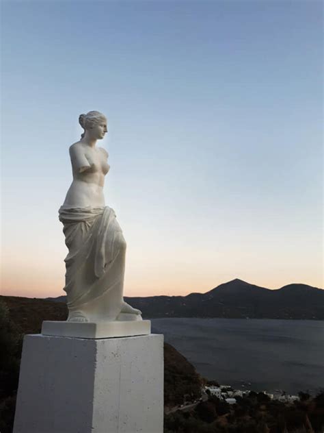 Venus De Milos Returns To The Island Albeit As Replica