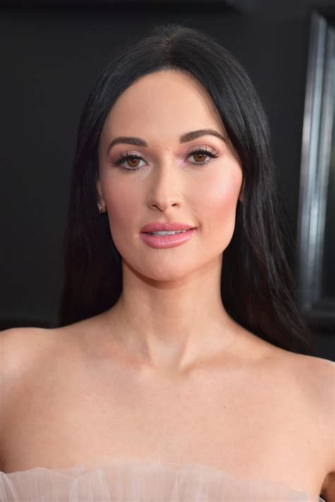 Kacey Musgraves Hair And Makeup At The 2019 Grammys Popsugar Beauty