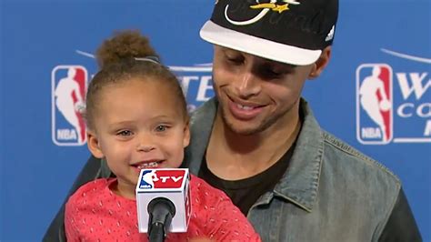 Steph Curry Daughter Stephen Currys Daughter Riley Steals The Show