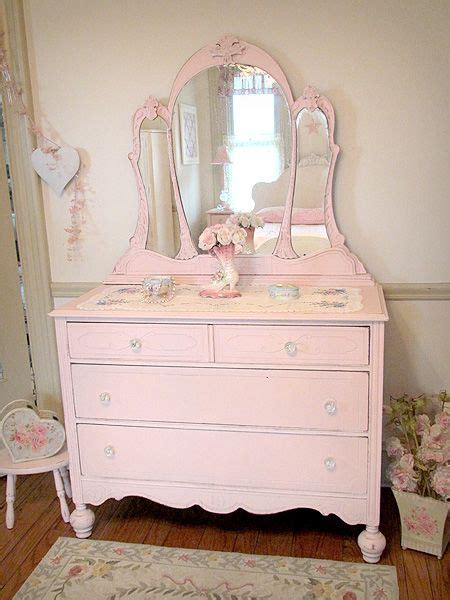 Gorgeous Pink Dresser With Tiara Mirror Armários Pintados
