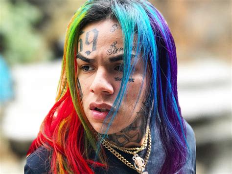 tekashi69 arrives in texas gang member immediately arrested at airport
