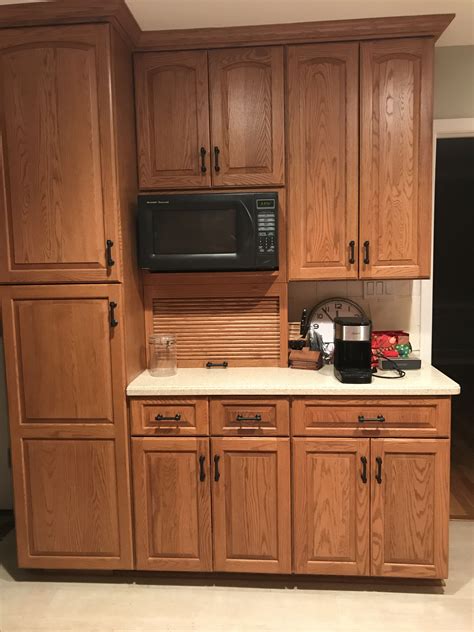 10 Oak Kitchen Cabinets With Black Hardware