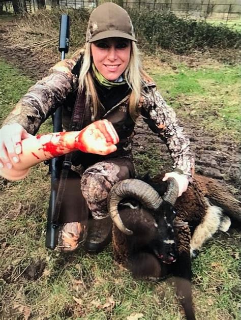 Notorious Us Huntress Poses With Sheep Shes Killed