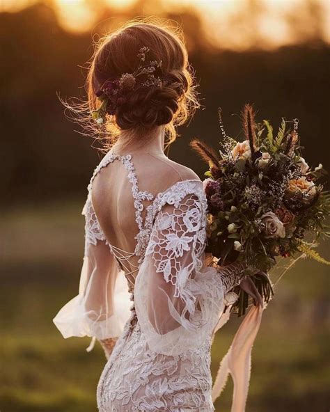 25 Loose Wedding Updos For Brides