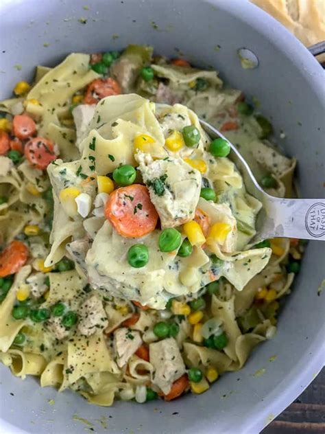 Pare price kraft chicken noodle dinner on 6. Easy One Pot Creamy Chicken and Noodles | Recipe | Creamy chicken, noodles, Food dishes, Creamy ...