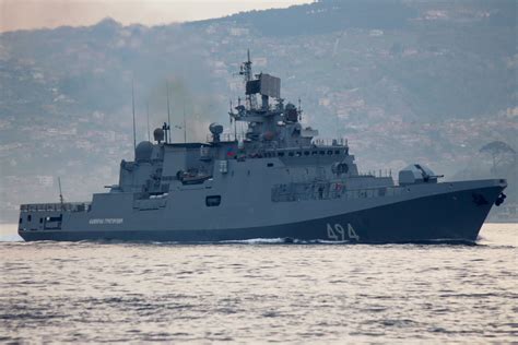 Russian Warship Heads Toward Us Destroyers After Strike On Syria