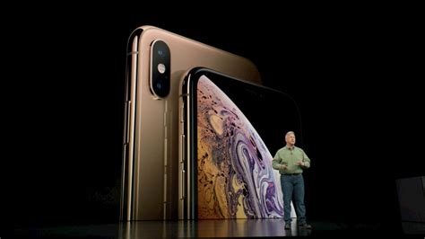 How Big Is The Iphone Xs Max Its The Biggest Iphone Model To Date