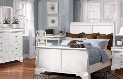 Our stylish bedroom furniture and inspiring ideas are just what you need. Traditional Youth Bedroom Set | Affordable furniture ...