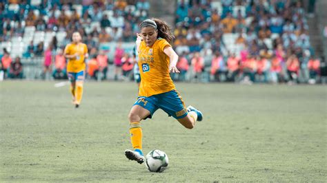 María sánchez llegó a tigres con el pie derecho para el torneo guardianes 2021, pues desde que arribó a campeón de la liga mx femenil todo le ha salido bien, incluso en los entrenamientos, donde nos regaló este impresionante golazo en las instalaciones de zuazua. Futbol universitario enriquece a Liga MX Femenil - Punto U ...