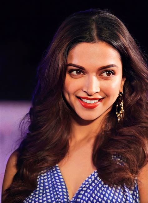 She was dating the siddharth mallya, but again the relationship ended up within a few years. Deepika Padukone Wows Fans With Her Soothing Voice on ...