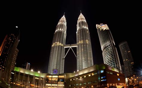 Petronas Towers Night View Wallpapers Hd Wallpapers Id 8586