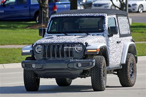 Spyshots 2018 Jeep Wrangler Jl Reveals Grille And Headlights