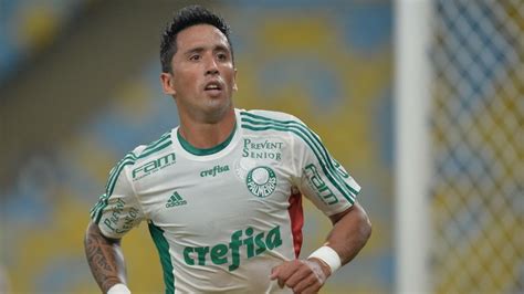 Viimeisimmät twiitit käyttäjältä lucas barrios (@lucasbarrios_). Lucas Barrios, cerca de Huracán | El Gráfico