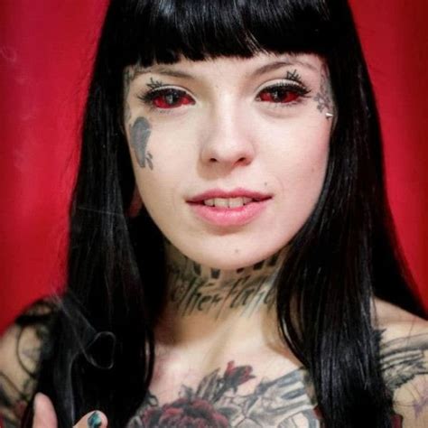 Sclera Tattoo Foto Tato Bola Mata Yang Terlihat Menyakitkan Berita