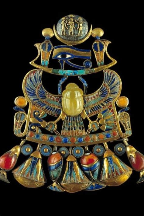 Tutankhamuns Pendant With Wadjet Ancient Egyptian Jewelry Egypt