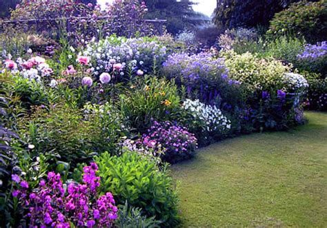 Beautiful English Flower Garden Decoredo
