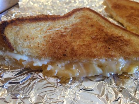 The Happy Grilled Cheese Food Truck Fall In Love With Cheese