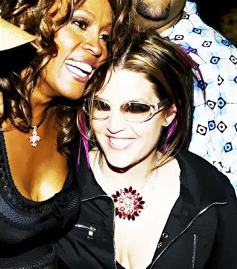 2003 Pose With Whitney Houston Lisa Marie Presley Pinterest