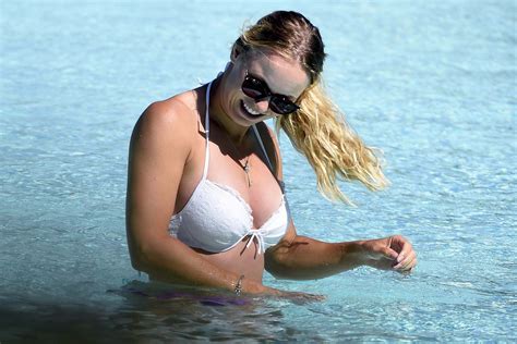 20170621 Caroline Wozniacki Bikini 6 Planete Buzz