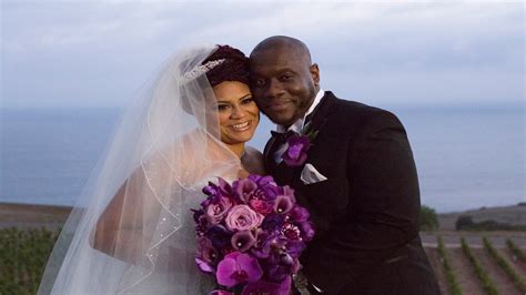 They've got some great photos and photo galleries that are particularly useful if you're thinking about getting into wedding photography yourself. See Kim Coles' First Wedding Photo - Essence