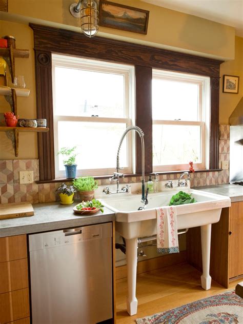 We've created plans for hundreds of kitchens over the last few years, so we understand that there's no such thing as one. Older Home Kitchen Remodeling Ideas | Roy Home Design