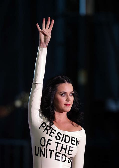 Katy Perry Urges Americans To Vote Naked