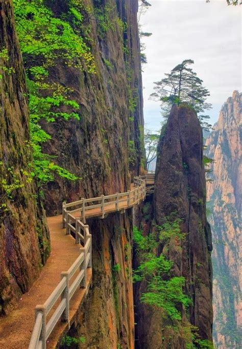 The World Geography 11 Spectacular Cliff Paths