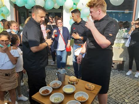 Radek kašpárek, oblíbený porotce soutěže masterchef, má obří důvod k radosti: Michelinský kuchař Radek Kašpárek sestavil tři skvělé ...