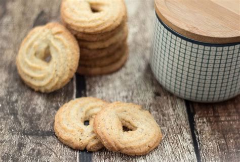 How to make danish butter cookies. Danish Butter Cookies (Vaniljekranse), traditional recipe
