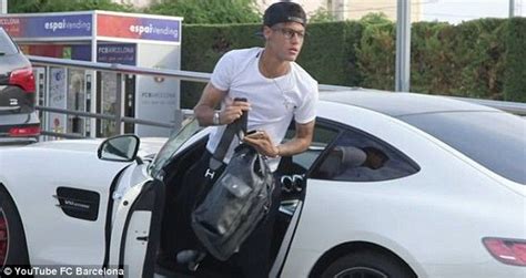 Neymar became famous for an excellent peformance in the brazilian national team and the barcelona club. Neymar house and cars: how he earns and spends his money ...
